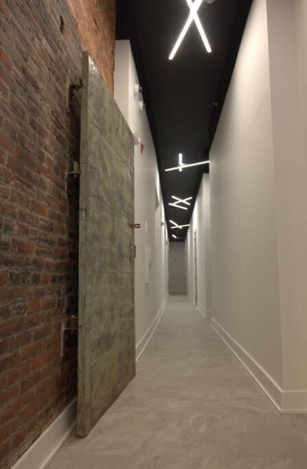 2-bedroom Luxury Loft Private Parking Ev Charger Apartamento